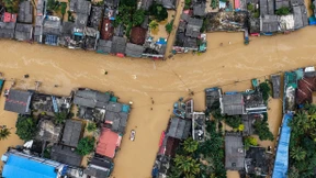 Mehr als 400 Tote bei Überschwemmungen in Asien
