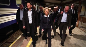 Von der Leyen im Zug nach Kiew – viele Leichen in Borodjanka geborgen