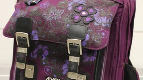 Mädchen von Zug überfahren: Polizei rätselt