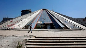 Das nutzlose Mausoleum von Tirana 