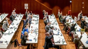 CDU verhandelt mit SPD und Freien Wählern