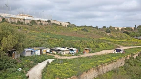 Ein altes Gefängnis dient ihnen als Unterschlupf