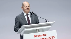 Scholz stellt sich hinter die Sparkassen