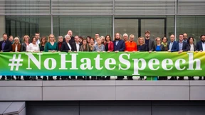 Renate Künast verklagt Facebook