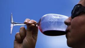 Lambrusco fließt aus Wasserleitung in italienischer Gemeinde