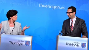 Früherer Regierungssprecher stellt Antrag auf Entlassung