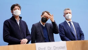 Die Masken fallen