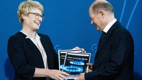 Entlastung der Verbraucher in zwei Stufen