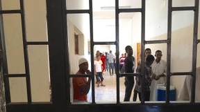 Banges Warten auf das Boot nach Europa