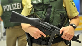 Polizei nimmt vier mutmaßliche Islamisten fest