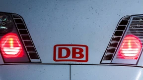 Fahrkartenkontrolleur mit Messer verletzt