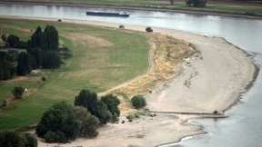 Rheinpegel sinkt auf historischen Tiefststand