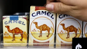 Camel-Hersteller soll Raucher-Witwe 23 Milliarden Dollar zahlen