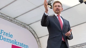 Union und SPD verlieren, FDP auf Platz Drei