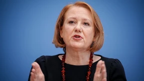 Paus beharrt auf Zwölf-Milliarden-Forderung