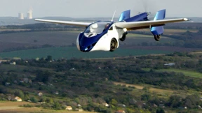 Futuristisches Flugauto stürzt ab