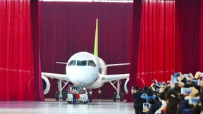 China stellt erstes Passagierflugzeug vor