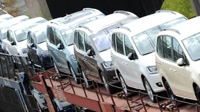 Deutsche halten sich beim Autokauf zurück