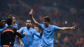 Rote Karte für den Schiedsrichter