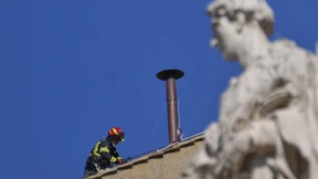 So entsteht der weiße Rauch bei der Papst-Wahl wirklich