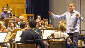 Chefdirigent Hengelbrock verlässt Elbphilharmonie früher 