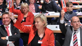 Lötzsch will Vorsitzende bleiben