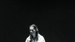 Purpurn geht die Welt zugrunde