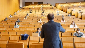 Ministerin setzt auf Teilzeitstudenten und Teilzeitprofessoren