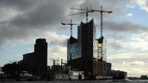 „Bei der Elbphilharmonie wackelt der Schwanz mit dem Hund“