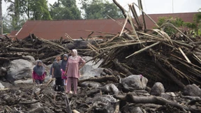 Mindestens 50 Tote nach Unwetter auf der Insel Sumatra