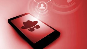 Der Spion flirtet mit