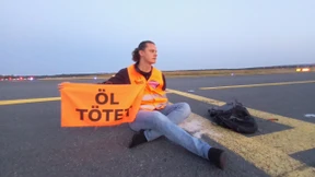 Staatsanwaltschaft Frankfurt klagt Flughafen-Kleber an