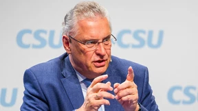 CSU setzt Merkel nach Anschlag unter Druck