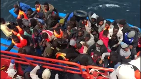 Hunderte Flüchtlinge im westlichen Mittelmeer gerettet
