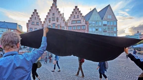 Ligna tanzt die Revolution