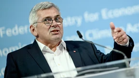 IG-Metall fordert mindestens sechs Prozent mehr Lohn