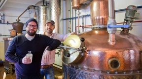 Schnapsidee mit Lindenblüten