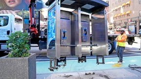 Letzte Telefonzelle in New York abgerissen