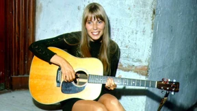 Eine mächtige Frau in der Kreativ-Industrie