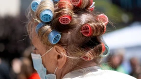 „Aktion Haarschnitt“ gegen Corona-Regeln