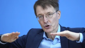 Kölner Karnevalisten kritisieren Lauterbach