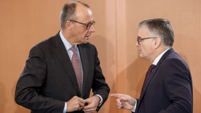 Die Regierung will direkter kommunizieren