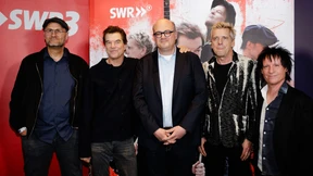 Die Toten Hosen trinken aus
