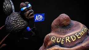 Sie stellen die Realität der Realität in Frage