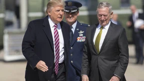 Mattis verzögert Umsetzung von Trumps Transgender-Bann
