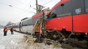 Dutzende Verletzte bei Zugunfall