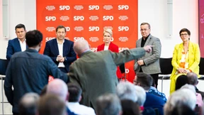 Nimmt die SPD den Koalitionsvertrag an?