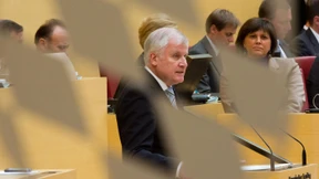 Seehofer kündigt „größte Steuersenkung aller Zeiten“ an