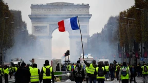 Wasserwerfer und Tränengas gegen „Gelbwesten“