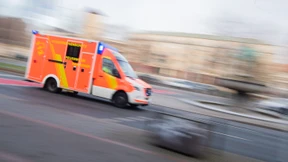 15-Jähriger soll seine Freundin durch Würgen schwer verletzt haben